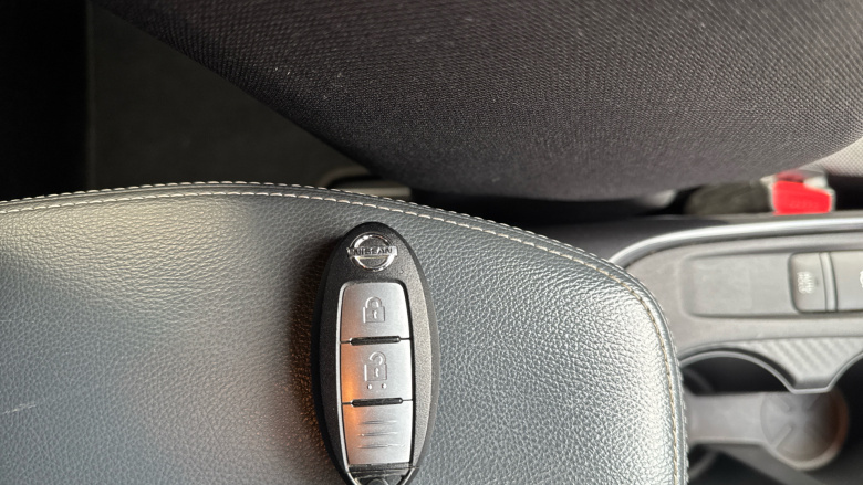 Nissan Juke 1.0 DiG-T N-Connecta 5dr Petrol Hatchback